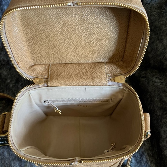 CHANEL Bags Authentic Vintage Chanel Vanity Box Crossbody Bag Poshmark